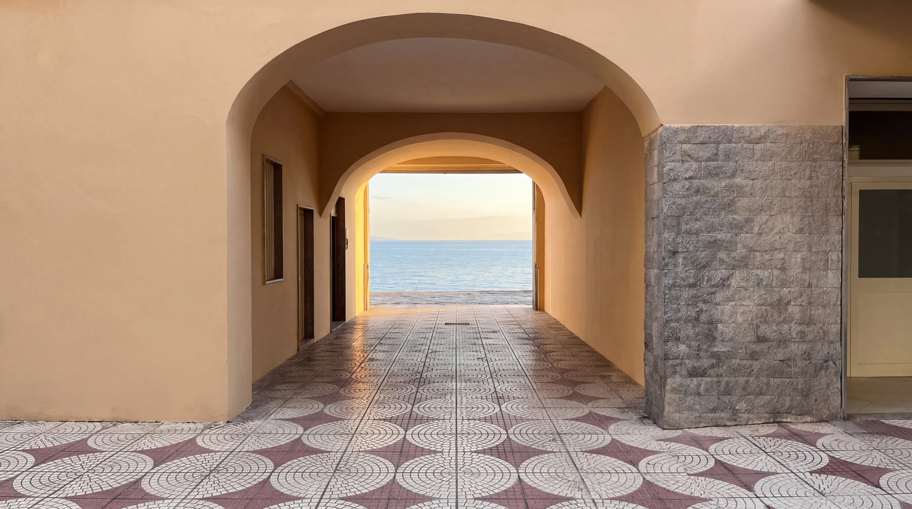Elaborazione grafica dell'androne d'ingresso del complesso, con l'arco aperto verso il mare